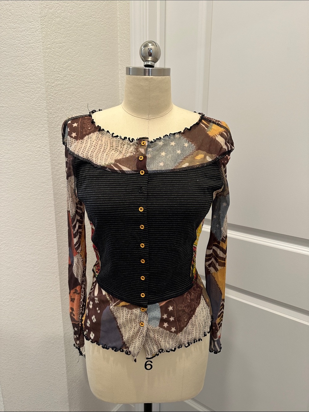 Patchwork Sheer Sleeve Button-Front Women’s Top - Black Multi euro